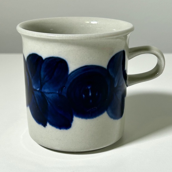 Vintage 50s 60s Arabia of Finland Ulla Procope Stoneware Anemone Mug Signed - Picture 1 of 9